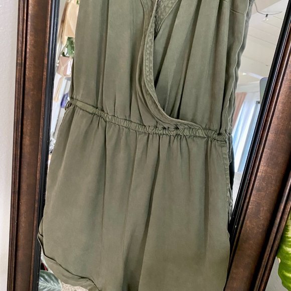 A&F Olive Utility Romper - Picture 5 of 6